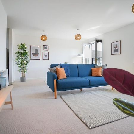 Stylish Apartment With Private Parking 卡迪夫 外观 照片