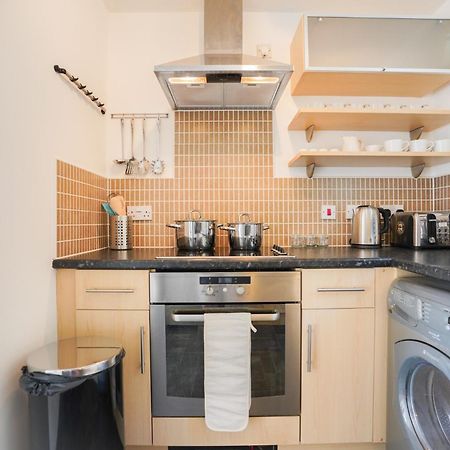 Stylish Apartment With Private Parking 卡迪夫 外观 照片