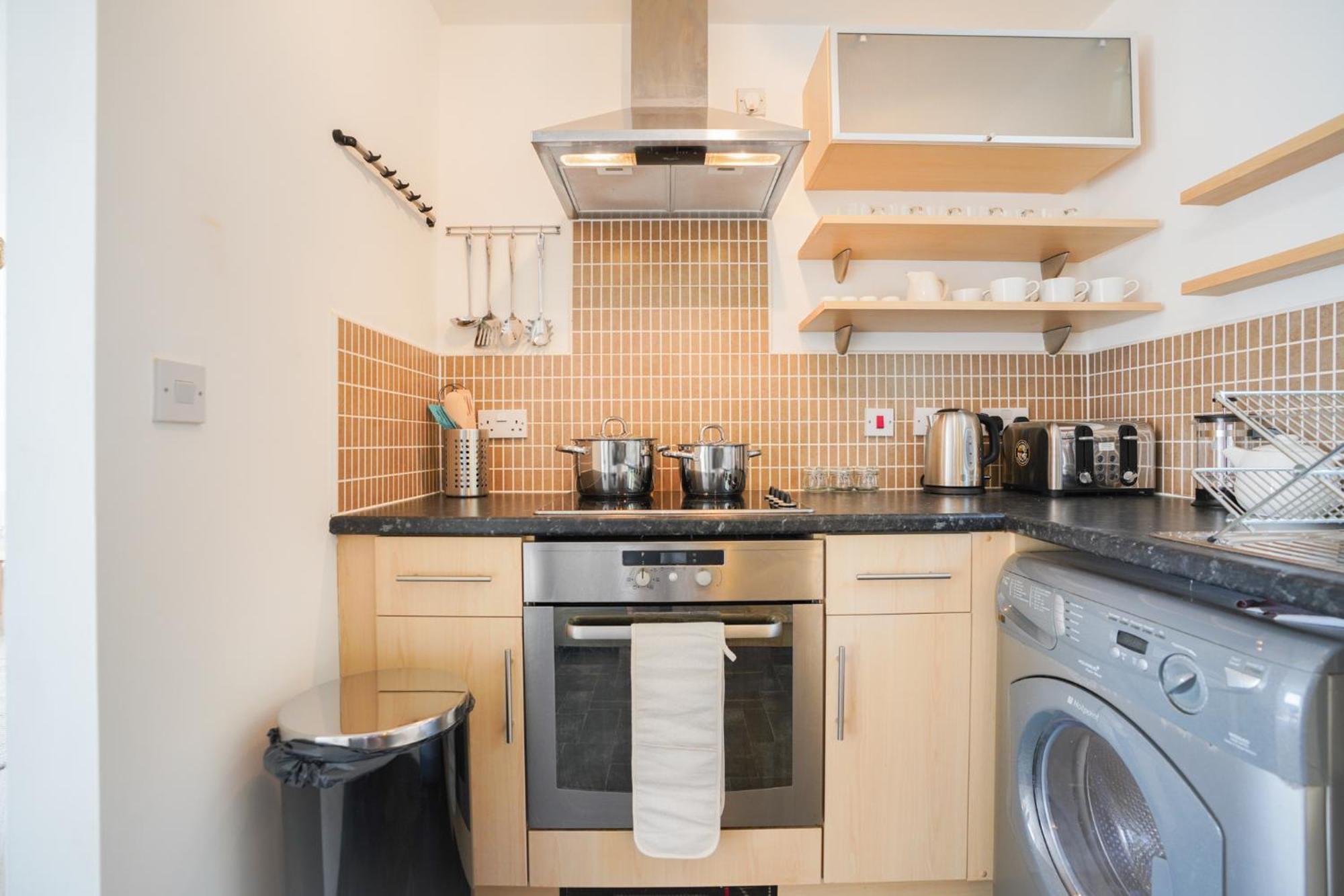 Stylish Apartment With Private Parking 卡迪夫 外观 照片