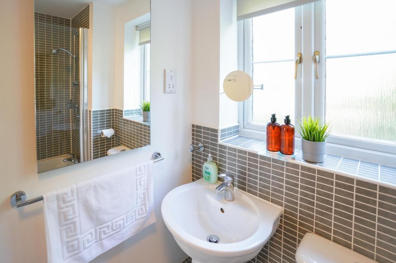 Stylish Apartment With Private Parking 卡迪夫 外观 照片