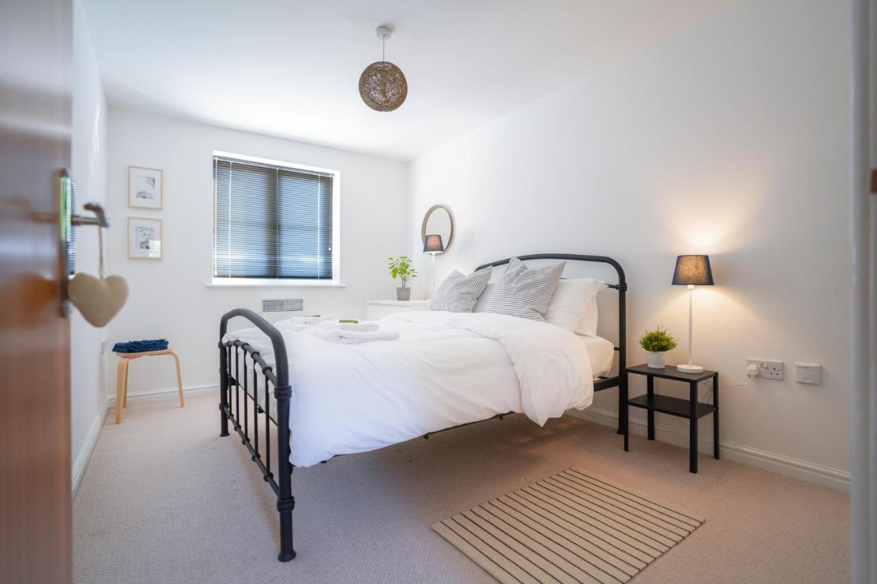Stylish Apartment With Private Parking 卡迪夫 外观 照片